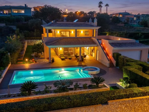 STUNNING 4 BEDROOM VILLA, WITH SEA VIEW, IN PORTO DE MÓS