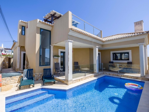 MAGNIFICENT 4 BEDROOM VILLA WITH SEA VIEW AND POOL, FOR SALE IN PRAIA DA LUZ