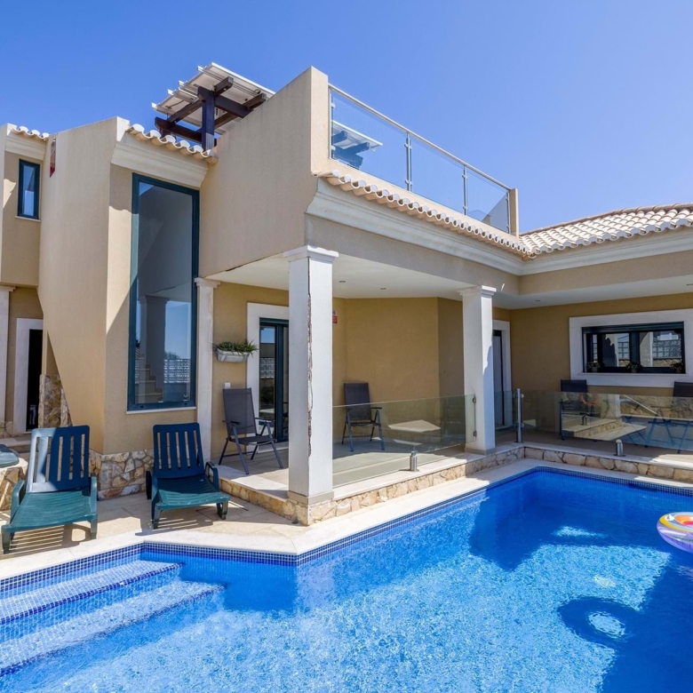 MAGNIFICENT 4 BEDROOM VILLA WITH SEA VIEW AND POOL, FOR SALE IN PRAIA DA LUZ