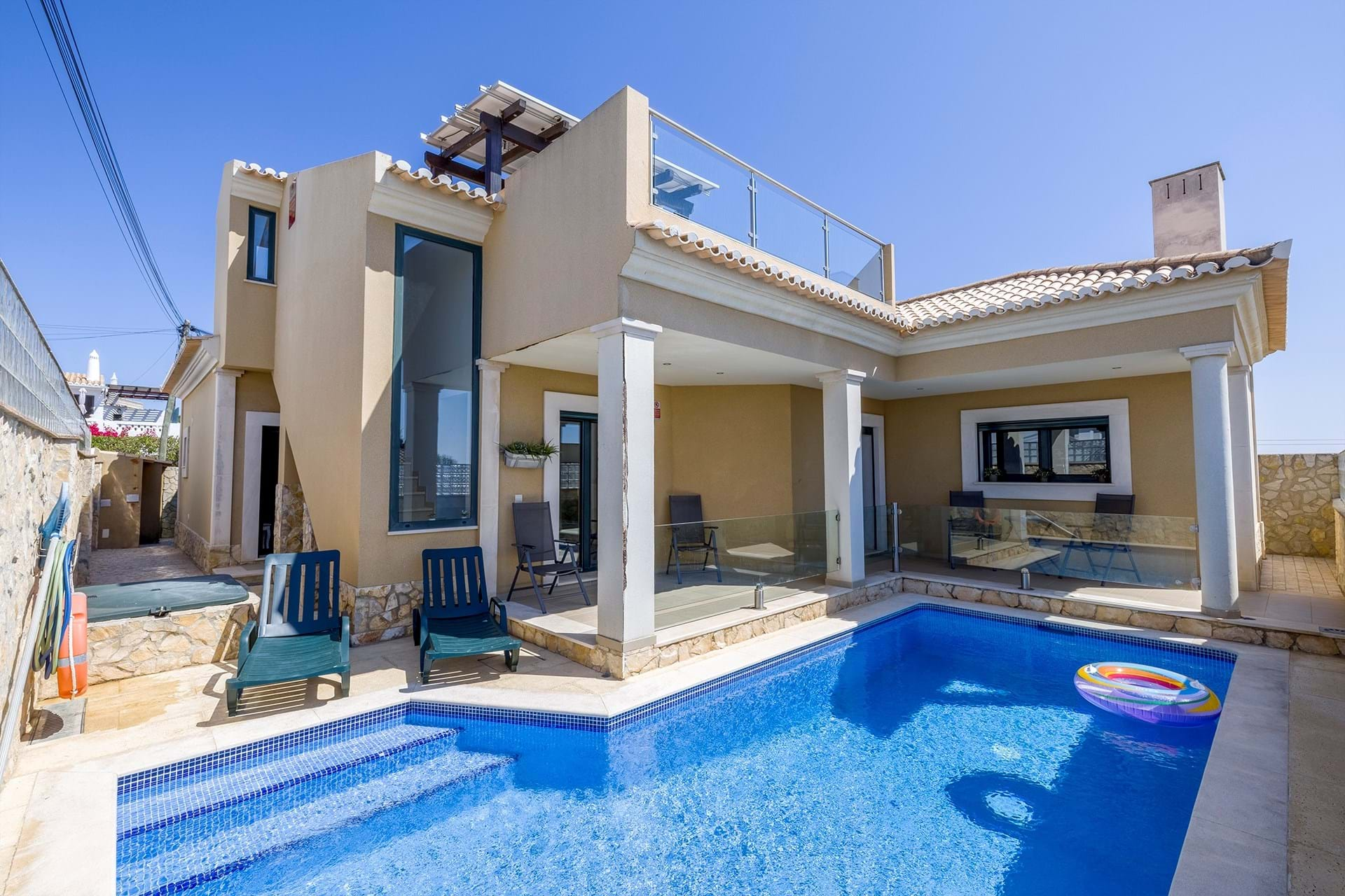 MAGNIFICENT 4 BEDROOM VILLA WITH SEA VIEW AND POOL, FOR SALE IN PRAIA DA LUZ